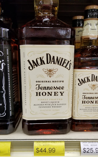 Wine Store «Wollaston Wine & Spirits», reviews and photos, 58 Beale St, Quincy, MA 02170, USA