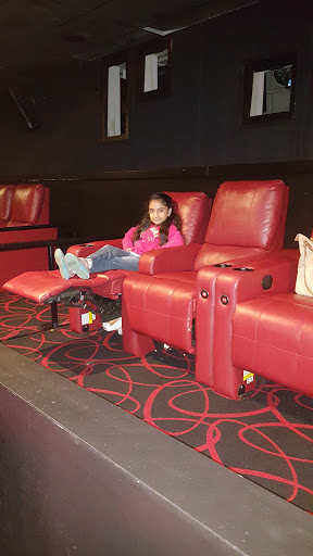 Movie Theater «AMC Loews Crestwood 18», reviews and photos, 13221 Rivercrest Dr, Crestwood, IL 60445, USA