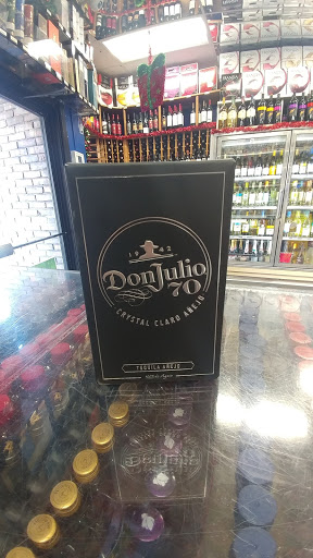 Liquor Store «Hollywood Liquors Inc», reviews and photos, 950 Tremont St, Roxbury Crossing, MA 02120, USA