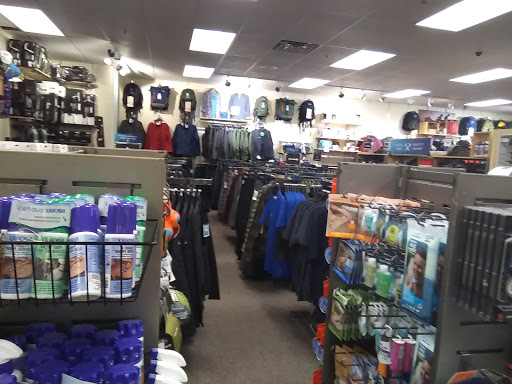 Outdoor Sports Store «Eastern Mountain Sports», reviews and photos, 1513 Iyannough Rd, Hyannis, MA 02601, USA
