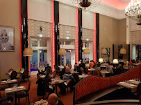 Atmosphère du Restaurant La Brasserie du Casino à Aix-les-Bains - n°1