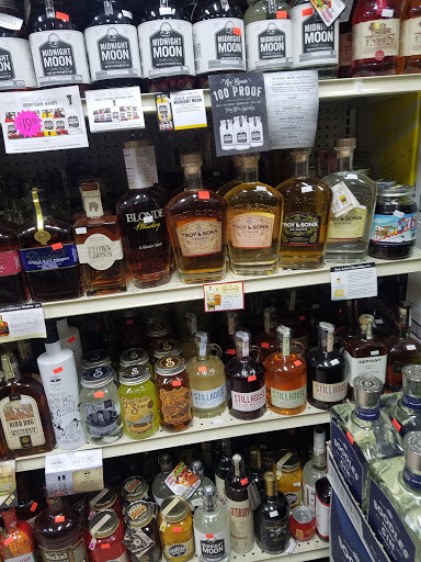 Liquor Store «Norman’s Liquors and Fine Wines», reviews and photos, 5235 Gulf Blvd, St Pete Beach, FL 33706, USA