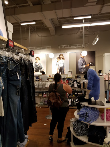 Clothing Store «Gap Factory Store», reviews and photos, 741 S Broadway, Los Angeles, CA 90014, USA