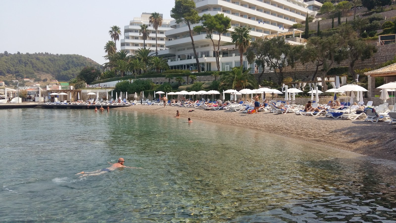 Otok Sipan II Plajı'in fotoğrafı otel alanı