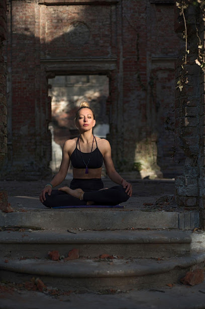 Hatha Yoga Iza