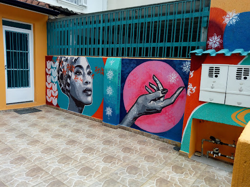 Logo da empresa - Em algum lugar entre a rua e a minha alma