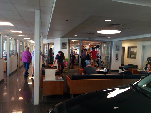 BMW Dealer «Chapman BMW On Camelback», reviews and photos, 830 E Camelback Rd, Phoenix, AZ 85014, USA