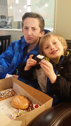 Donut Shop «YoYo Donuts * Coffee * Ice Cream», reviews and photos, 5757 Sanibel Dr, Minnetonka, MN 55343, USA