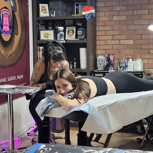 Tattoo Shop «Dinkytown Tattoo», reviews and photos, 407 14th Ave SE, Minneapolis, MN 55414, USA
