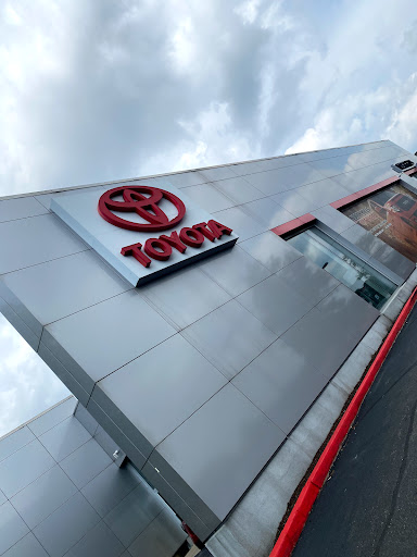 Toyota Dealer «North Hills Toyota», reviews and photos, 7401 McKnight Rd, Pittsburgh, PA 15237, USA