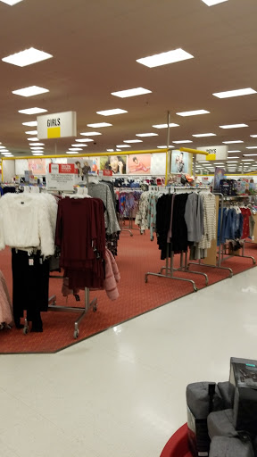 Department Store «Target», reviews and photos, 240 Market Dr, Elyria, OH 44035, USA