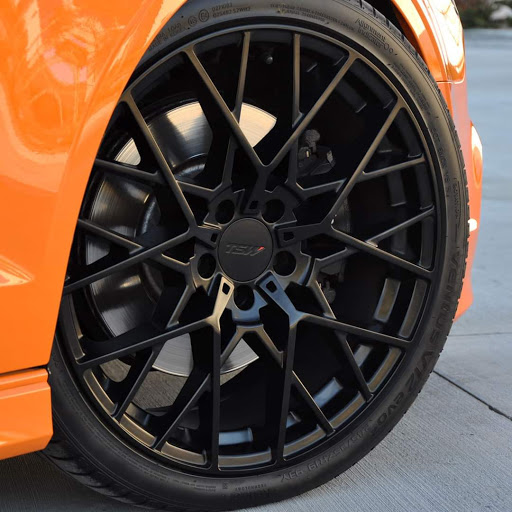 Tire Shop «Discount Tire Store - Hiram, GA», reviews and photos, 4909 Jimmy Lee Smith Pkwy, Hiram, GA 30141, USA