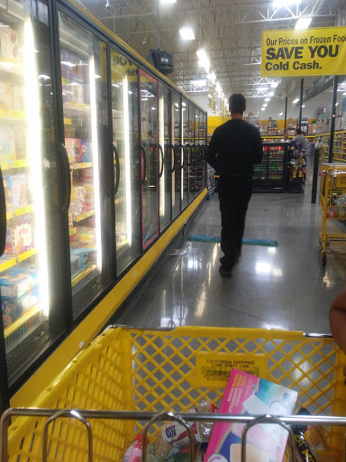 Grocery Store «Food 4 Less», reviews and photos, 2025 N Dinuba Blvd, Visalia, CA 93291, USA