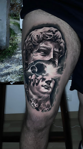 Kavali Tattoo Ink - Estúdio privado especialista em tatuagens realistas -Guimarães
