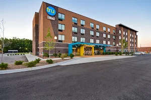 Tru by Hilton Sterling Heights Detroit image