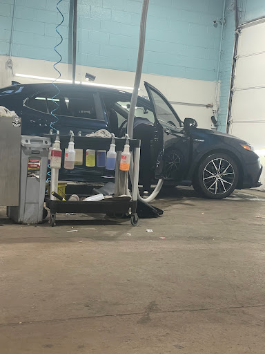 Car Wash «Ruby Hand Carwash», reviews and photos, 4334 N California Ave, Chicago, IL 60618, USA