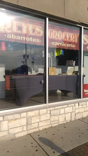 Supermarket «Reyes Grocery Store», reviews and photos, 20 S Genesee St, Waukegan, IL 60085, USA