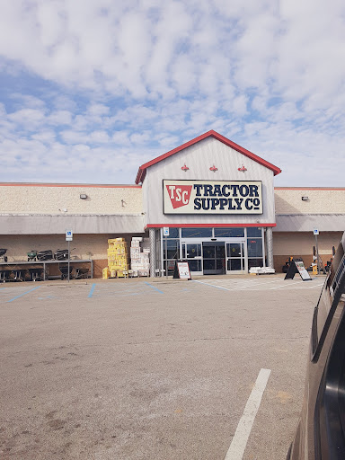 Home Improvement Store «Tractor Supply Co.», reviews and photos, 111 Arrowhead Ct, Frankfort, KY 40601, USA