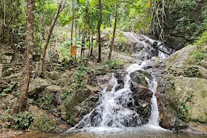 Mae Kampong Waterfall image