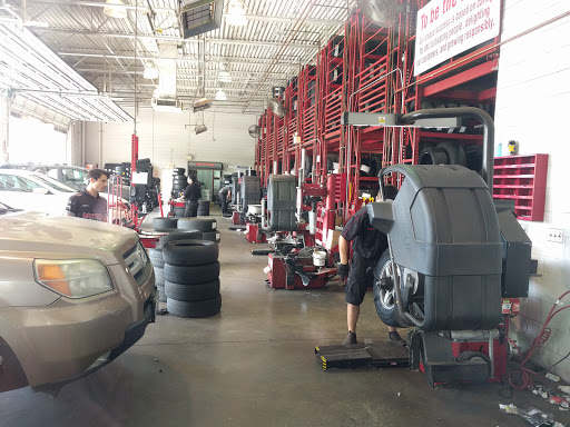 Tire Shop «Discount Tire Store - Beaverton, OR», reviews and photos, 18643 NW Eider Ct, Beaverton, OR 97006, USA