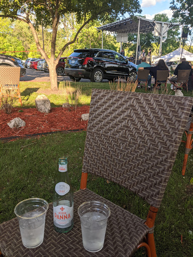 American Restaurant «Crooners Lounge and Supper Club», reviews and photos, 6161 Hwy 65 NE Highway 65 Northeast, Fridley, MN 55432, USA