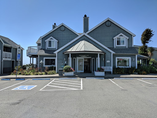 Gourmet Grocery Store «Surf Market», reviews and photos, 39250 CA-1, Gualala, CA 95445, USA