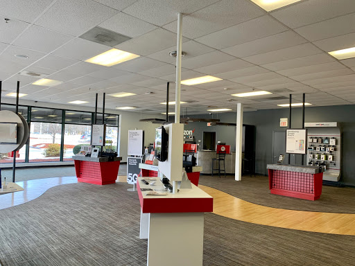 Cell Phone Store «Verizon Authorized Retailer, TCC», reviews and photos, 305 Boston Rd, North Billerica, MA 01862, USA