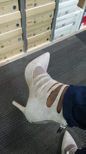 Shoe Store «DSW Designer Shoe Warehouse», reviews and photos, 3017 Waldorf Market Pl, Waldorf, MD 20603, USA