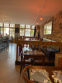 Atmosphère du Restaurant l’estaminet à Saint-Julien-Chapteuil - n°2