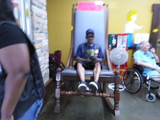 Movie Theater «North Riverside Luxury 6: Classic Cinemas», reviews and photos, 7501 W Cermak Rd, Riverside, IL 60546, USA