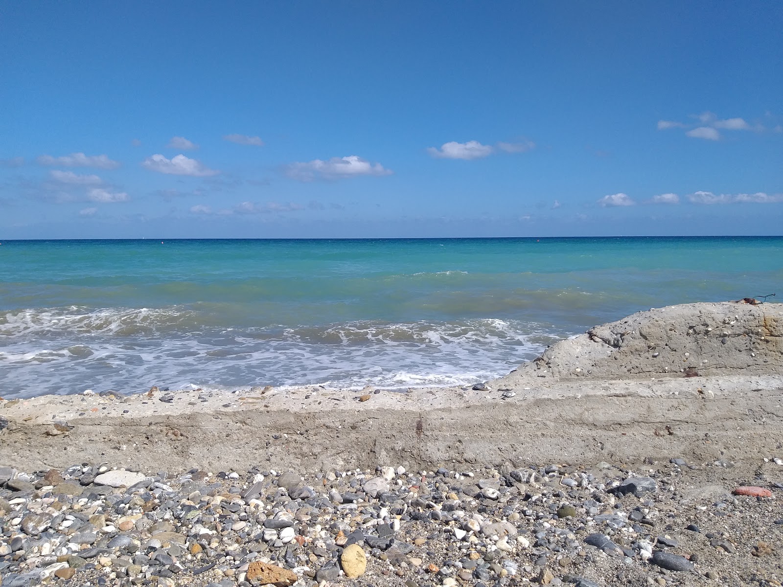 Foto de Ceriale dog beach con sucio nivel de limpieza