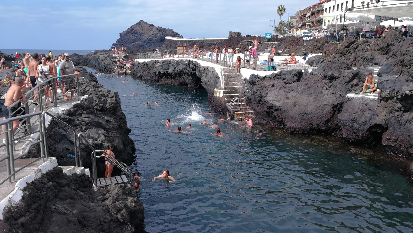 Foto van Natural pool el Caleton - populaire plek onder ontspanningskenners