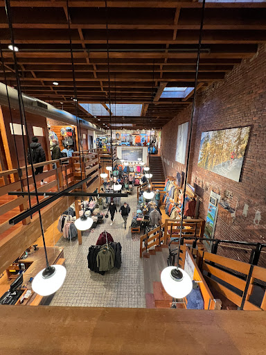 Clothing Store «Patagonia Boston», reviews and photos, 346 Newbury St, Boston, MA 02115, USA