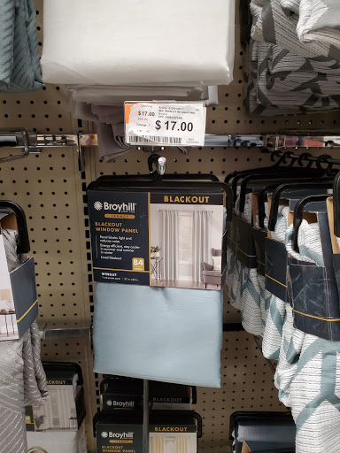 Discount Store «Big Lots», reviews and photos, 4628 W Diversey Ave, Chicago, IL 60639, USA