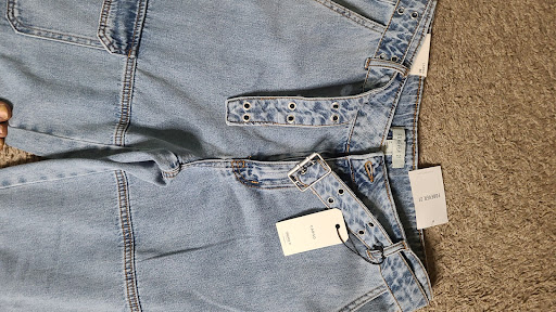 Clothing Store «F21 RED», reviews and photos, 121 Pavilion Pkwy A, Fayetteville, GA 30214, USA