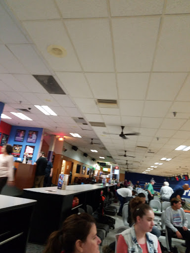 Bowling Alley «Brunswick Zone Fair Lawn Lanes», reviews and photos, 22-22 Maple Ave, Fair Lawn, NJ 07410, USA