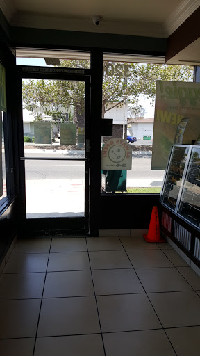 Donut Shop «Yum Yum Donuts», reviews and photos, 320 17th St, Santa Ana, CA 92706, USA