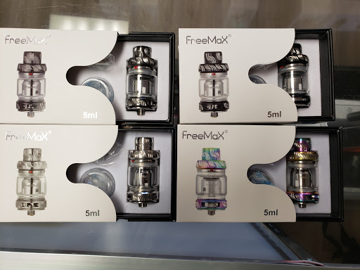 Vaporizer Store «E Vapor Squad - Vape Shop - Glass Pipes & More», reviews and photos, 1095 N Military Trl, West Palm Beach, FL 33409, USA