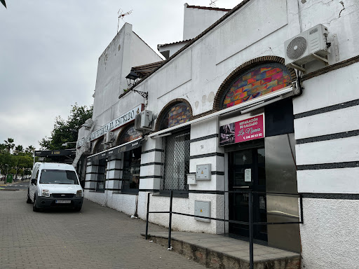 Reparación de Calzado La Nueva en Palomares del Río, Sevilla