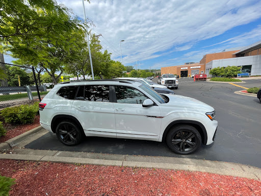 Volkswagen Dealer «Luther Westside Volkswagen», reviews and photos, 2370 MN-100, St Louis Park, MN 55416, USA