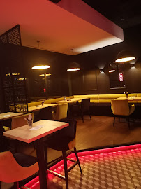 Atmosphère du Restaurant The Maze : Resto-Bistro-Club à Limonest - n°14