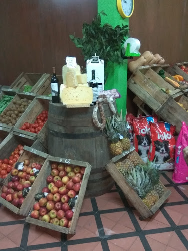 Mercado De Frutas Y Verduras La Familia - Dolores