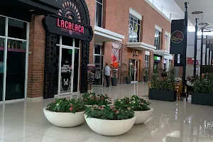 El Paseo Mall image