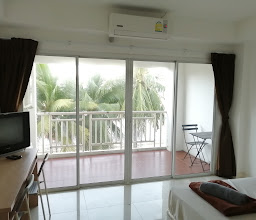 โรงแรมนานาชาติบางแสน photo