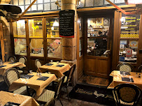 Atmosphère du Restaurant Les Ventres Jaunes à Lyon - n°1