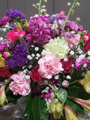 Florist «Carrolls Florist of Beverly», reviews and photos, 385 Cabot St, Beverly, MA 01915, USA