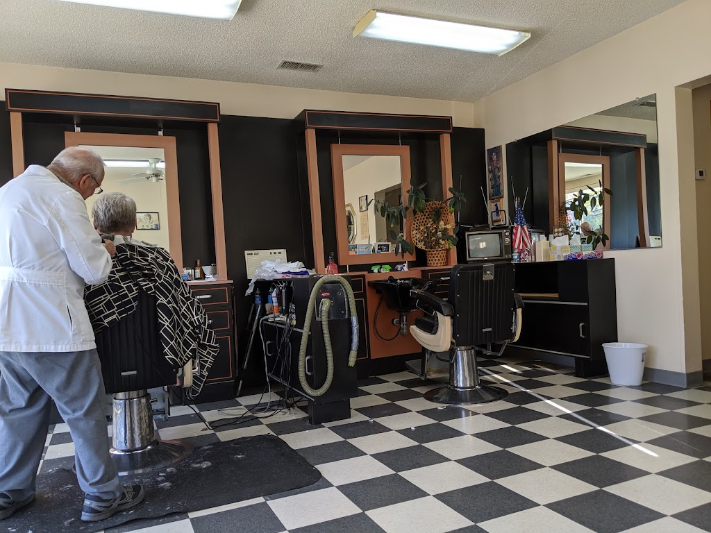 Holiday Barber Shop 06450