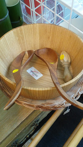 Thrift Store «Second Chance Thrift», reviews and photos, 1674 Ogden Ave, Chicago, IL 60612, USA