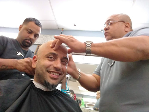 Barber Shop «Tampa legends Barbershop Llc», reviews and photos, 6751 N Armenia Ave #1, Tampa, FL 33604, USA