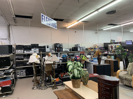 Thrift Store «Community Thrift Store», reviews and photos, 6015 Edgewater Dr, Orlando, FL 32810, USA